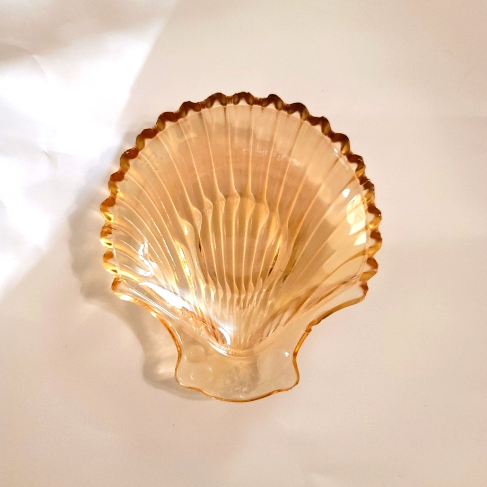 Vintage Peach Marigold Carnival Glass Scalloped Shell 6.5” Trinket Dish